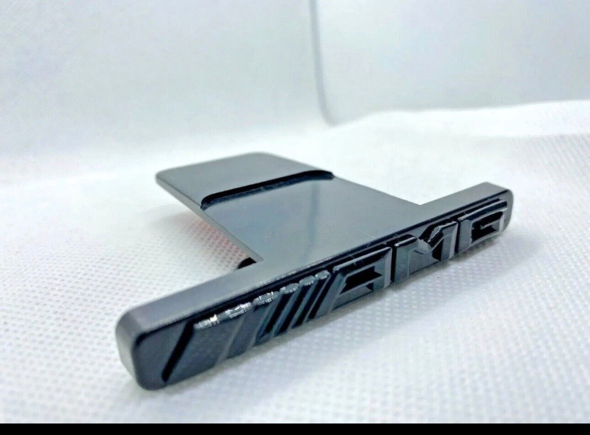 Blank Sort Mercedes AMG Grill Emblem